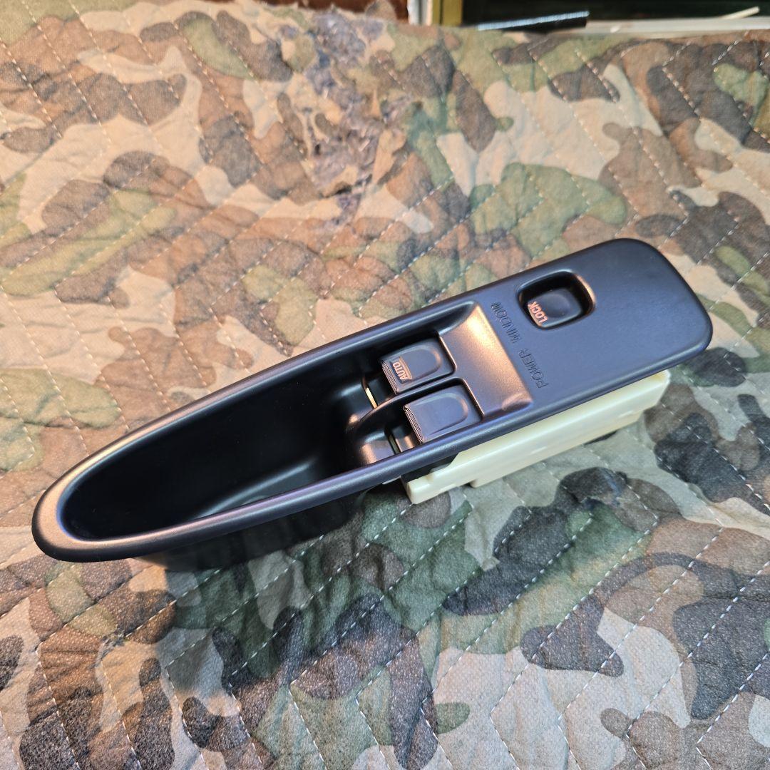 パワーウィンドウスイッチ ブラック　いすゞ　ギガ用運転席スイッチ