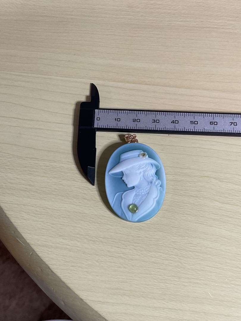 K18金天然石グリーン瑪瑙カメオペンダント　ペリドット付き