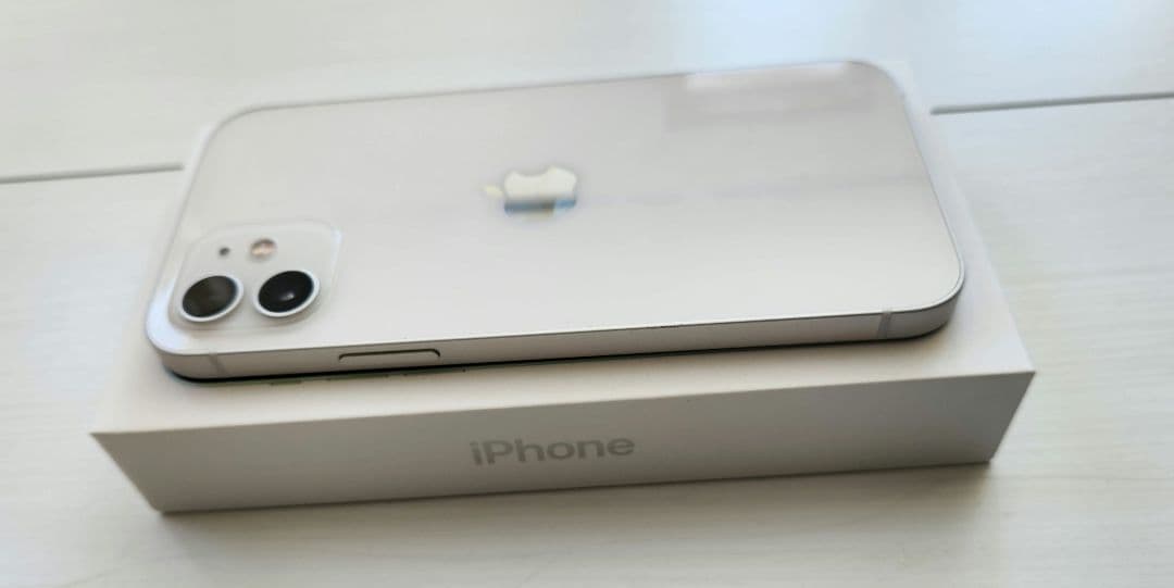 iPhone12 64GB ホワイト