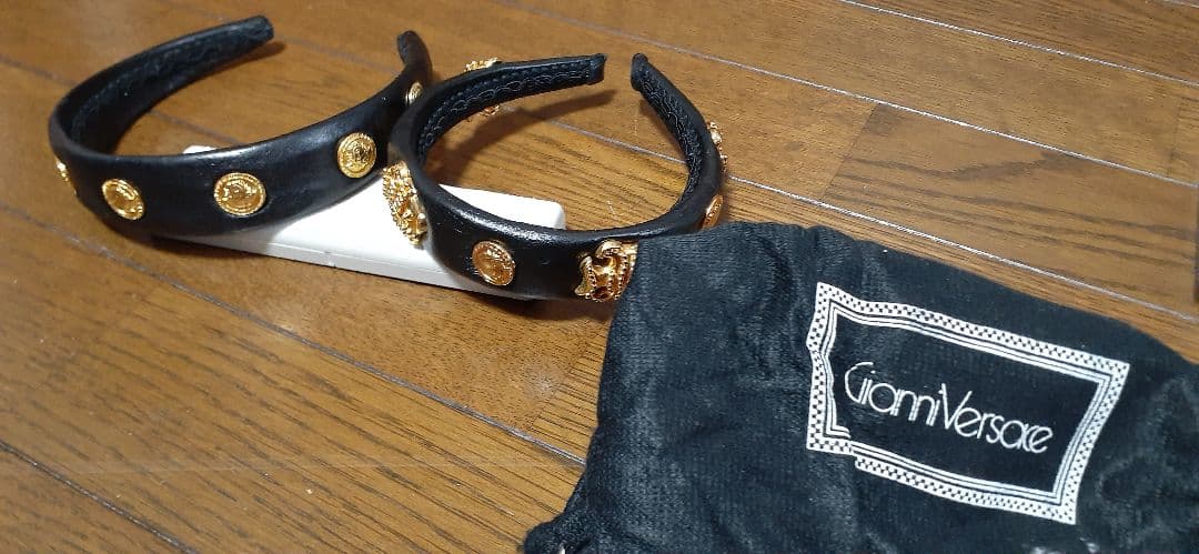 GIANNI VERSACE レザー製ライオンヘッドカチューシャ2本セット
