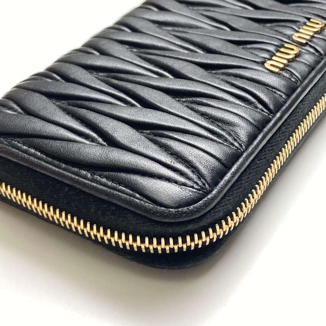 ジ*郎様 ❤️良品❤️miumiu マテラッセ ラウンドファスナー 長財布 ミュ