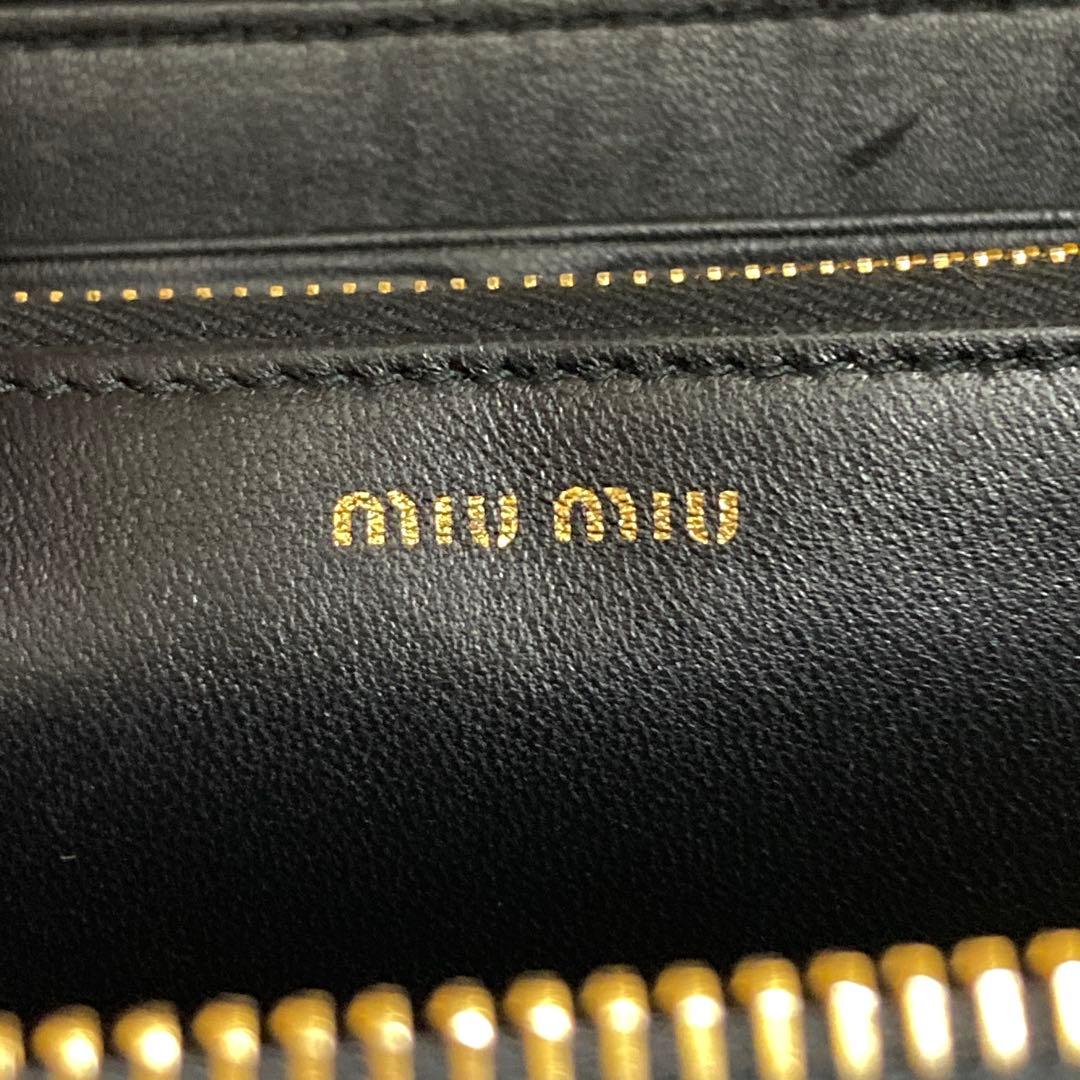 ジ*郎様 ❤️良品❤️miumiu マテラッセ ラウンドファスナー 長財布 ミュ