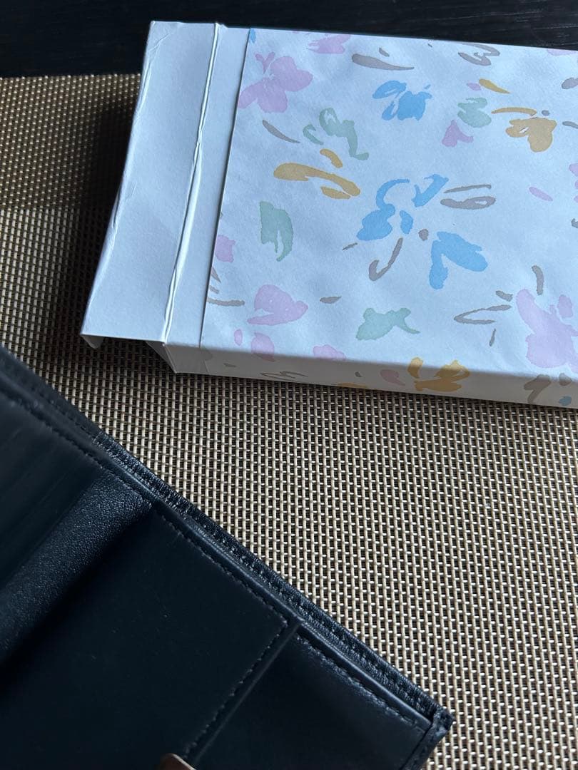 新品★皇居★二つ折り財布★皇居限定 特製　ブラック　黒　本革　人気　２つ折り