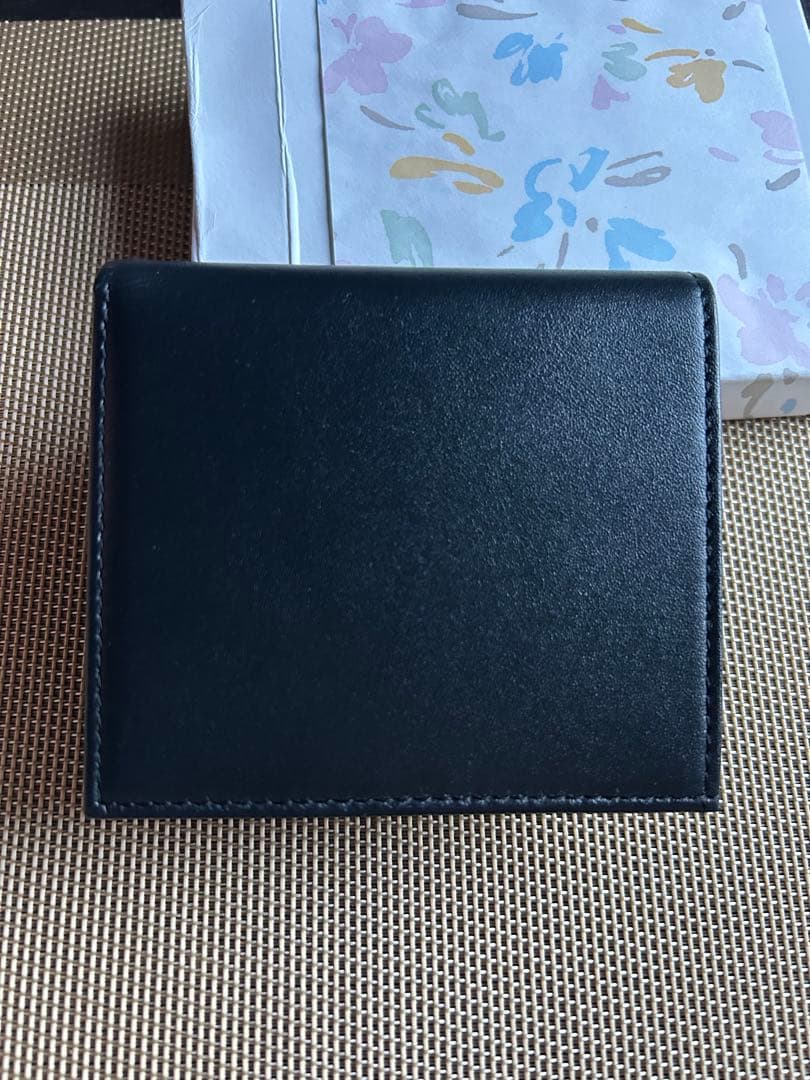 新品★皇居★二つ折り財布★皇居限定 特製　ブラック　黒　本革　人気　２つ折り