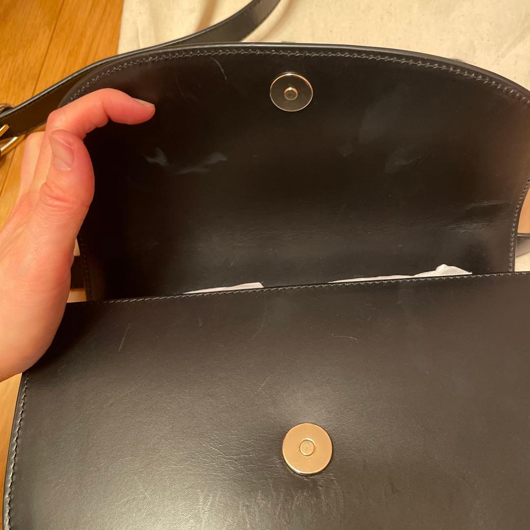 A.P.C. ブラック レザー ショルダーバッグ