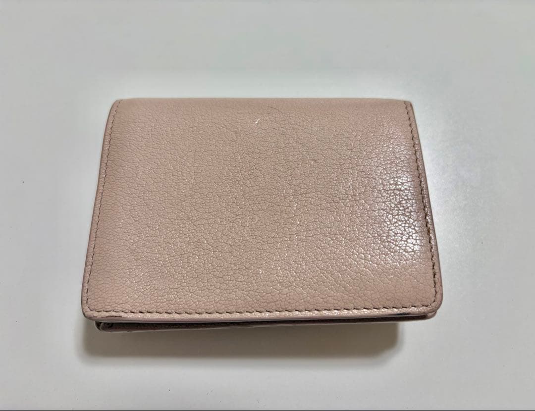 miu miu マドラスパール レザー二つ折り財布