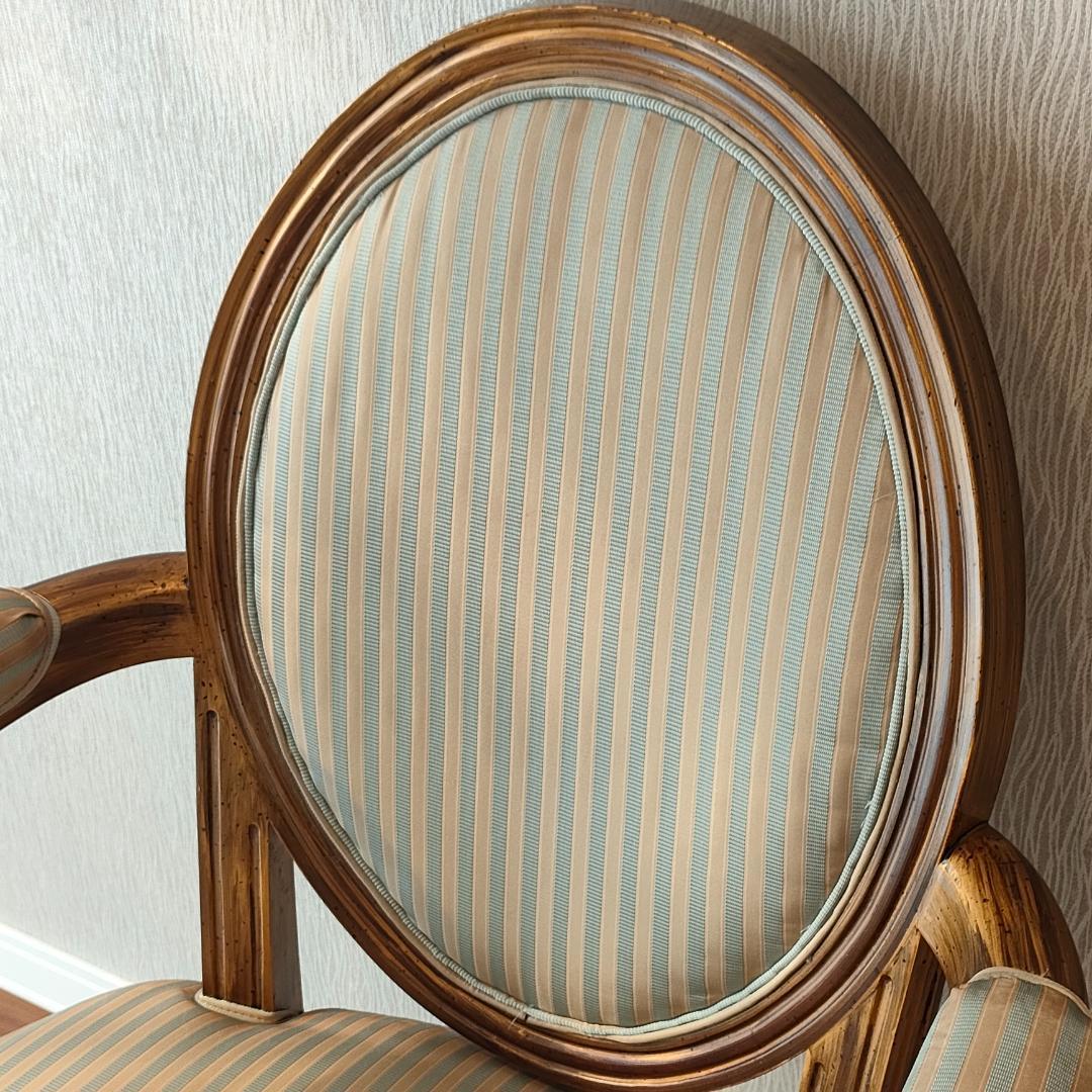 アンティーク　アームチェア　シャビーシック　リビングチェア①