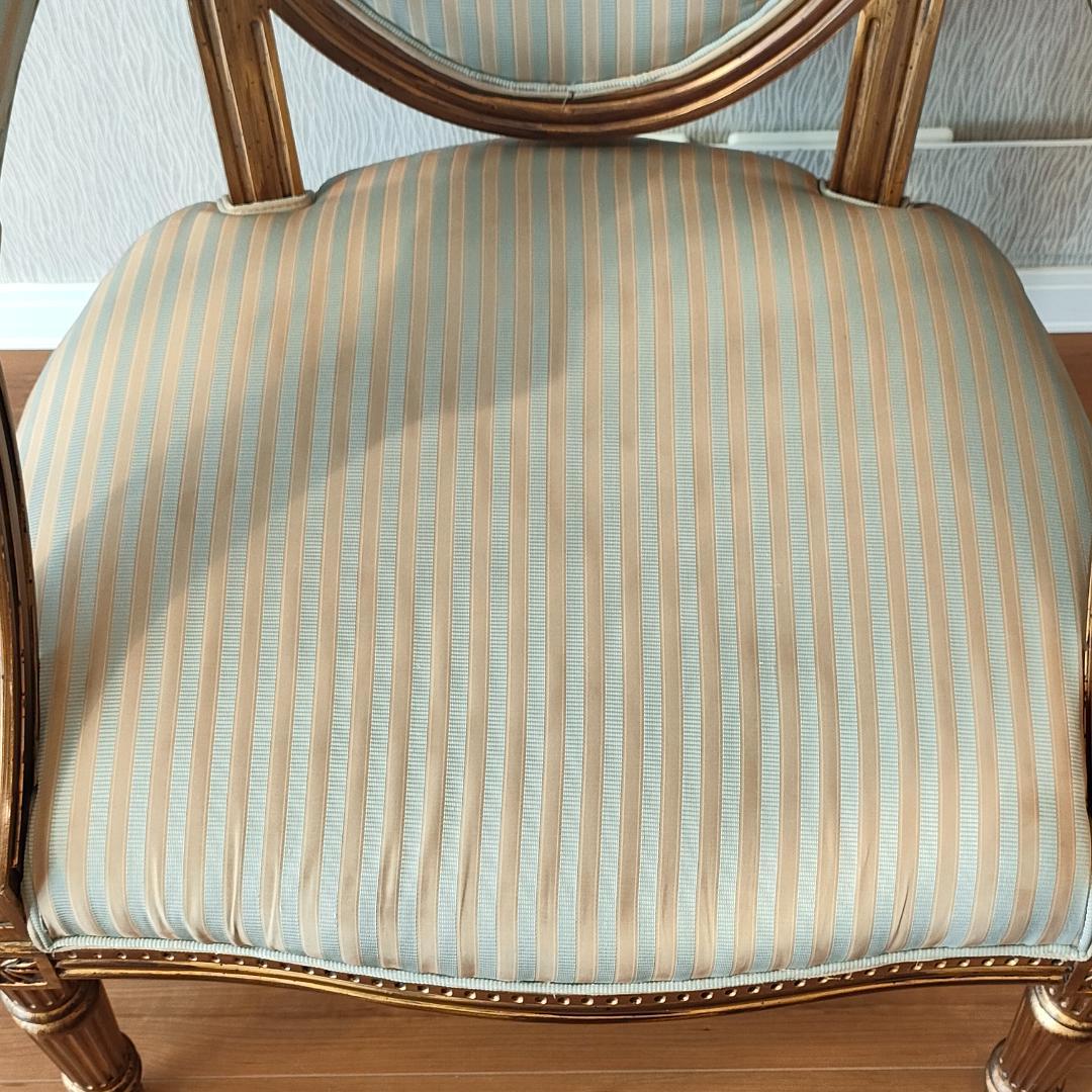 アンティーク　アームチェア　シャビーシック　リビングチェア①