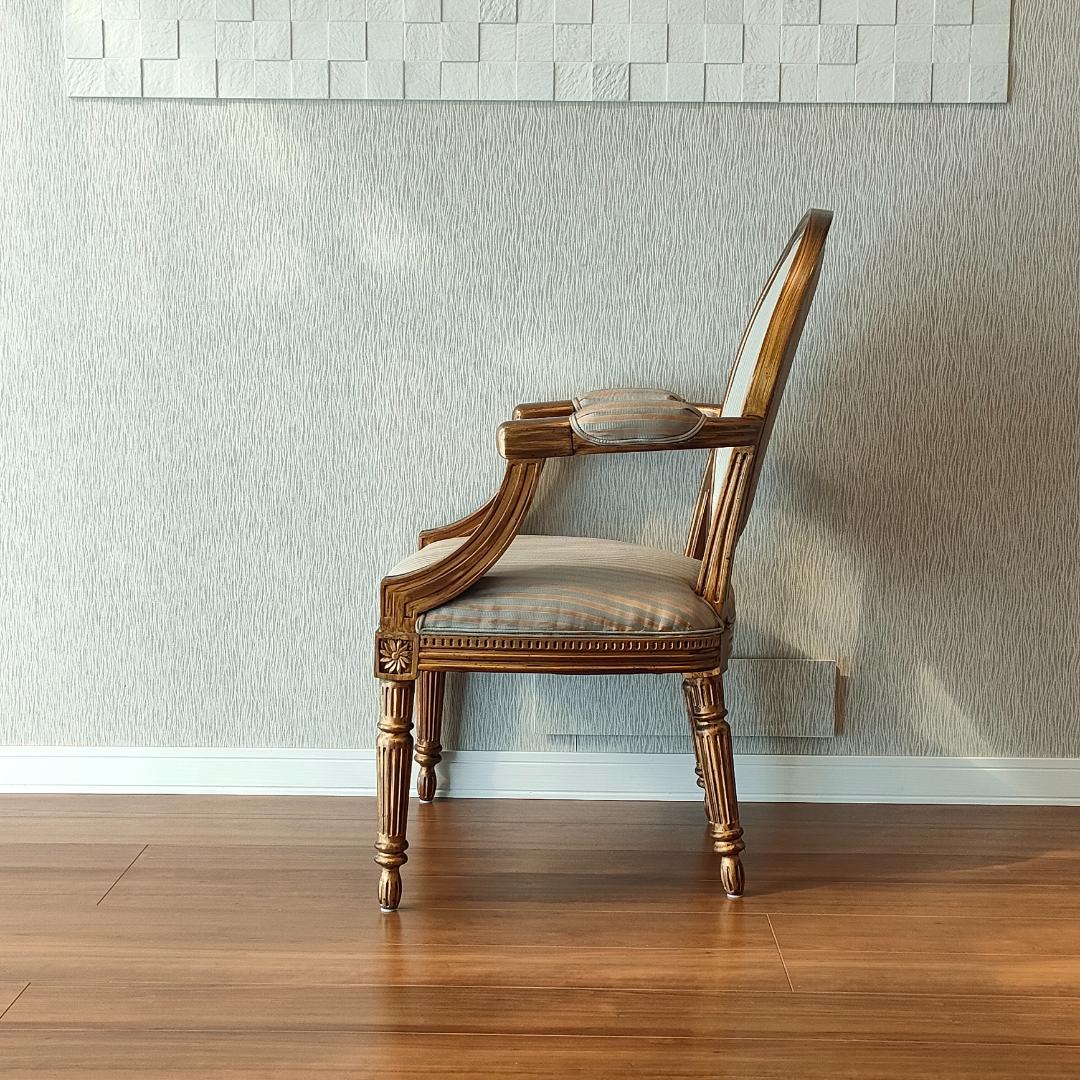 アンティーク　アームチェア　シャビーシック　リビングチェア①