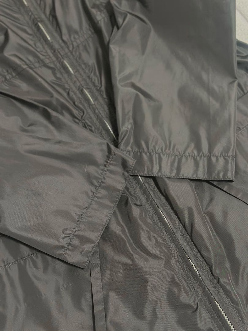 [美品]PRADA ナイロンパーカー 三角ロゴ