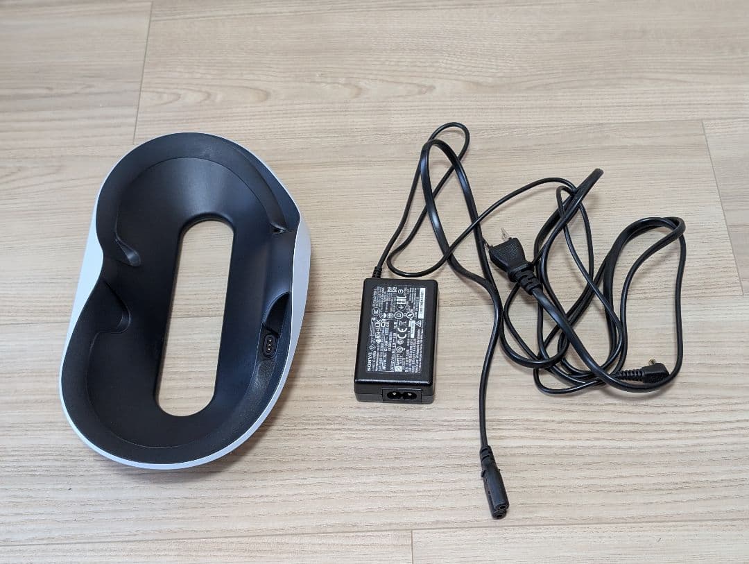 (送料無料)PS5VR2、Senseコントローラー充電スタンド付き