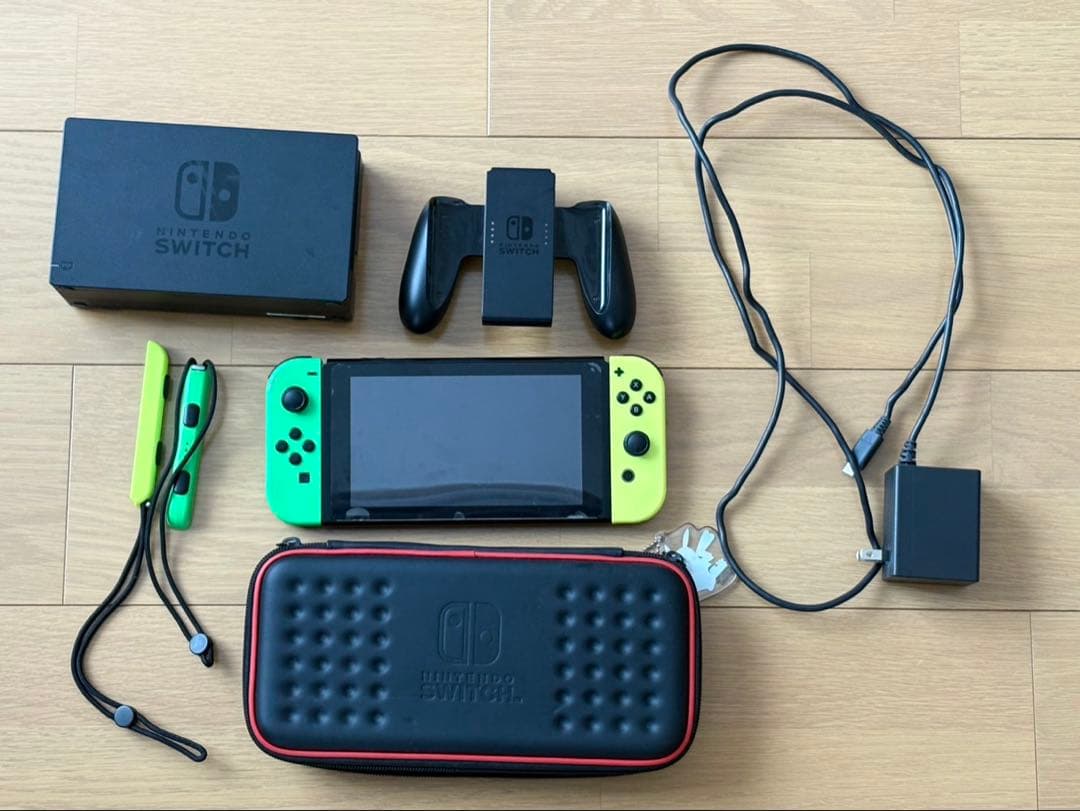 Nintendo Switch 本体 ケース付き　ジャンク扱い