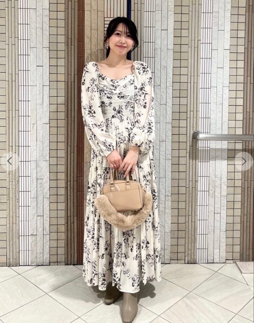 COCO DEAL シャーリングティアードフラワーワンピース