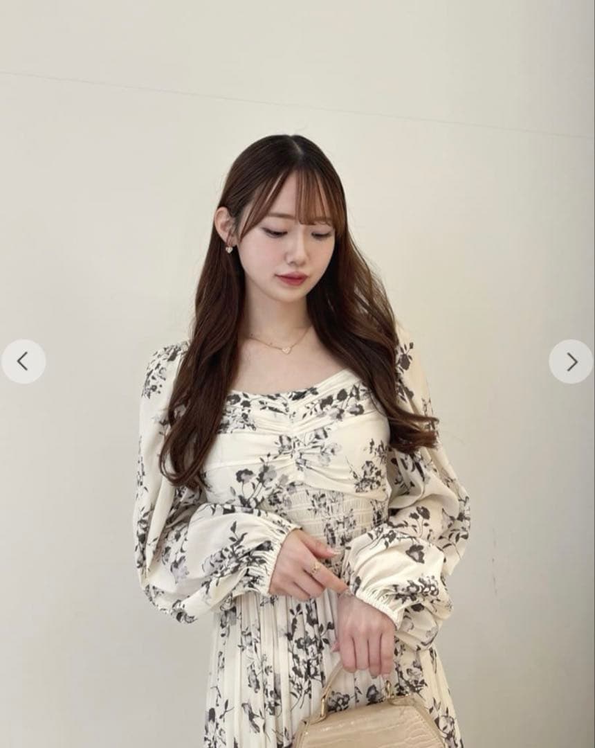 COCO DEAL シャーリングティアードフラワーワンピース