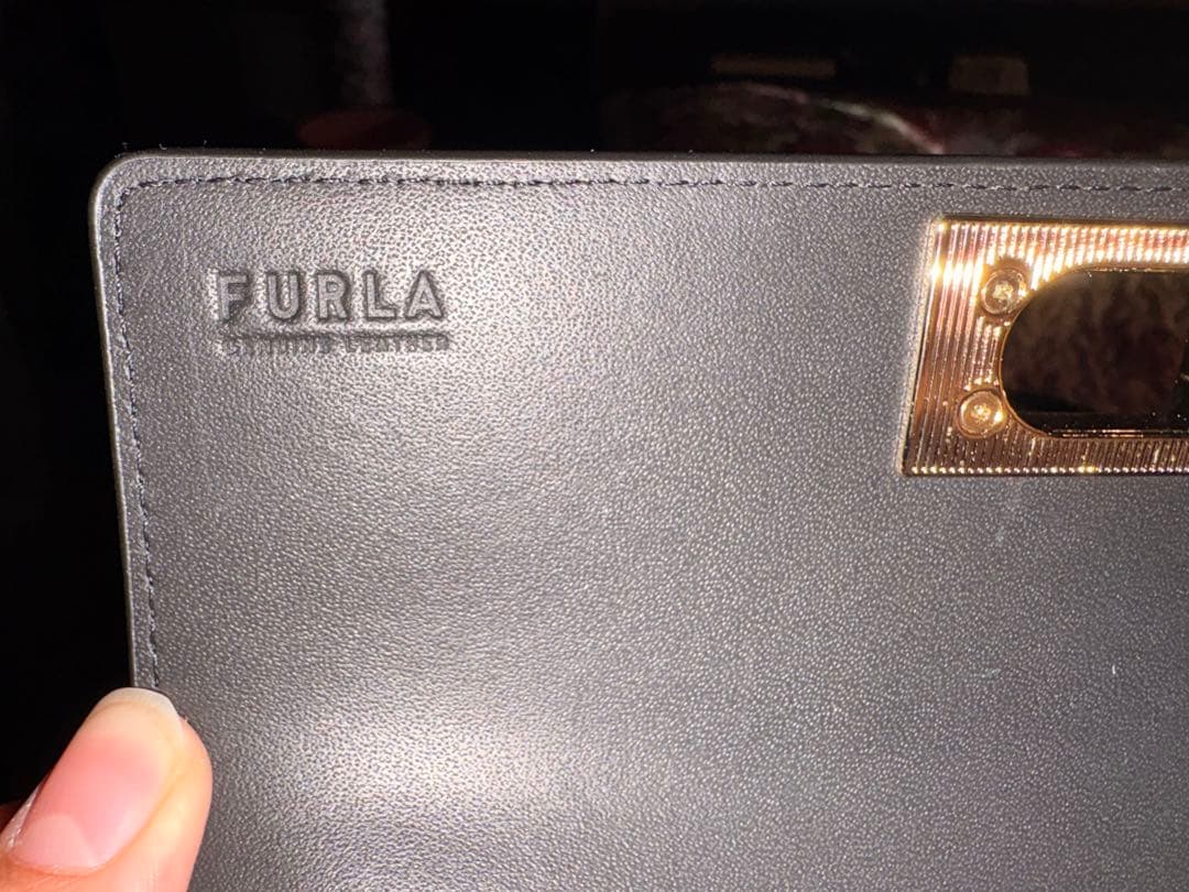 FURLA ブラックレザー 長財布