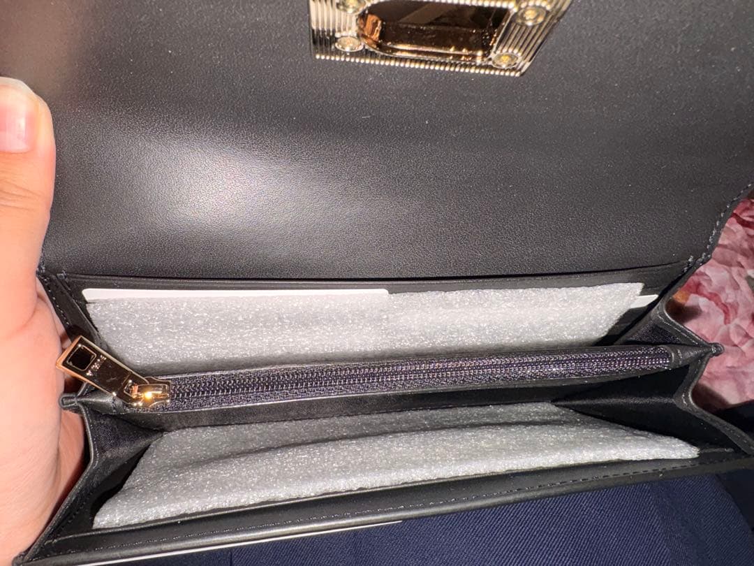 FURLA ブラックレザー 長財布