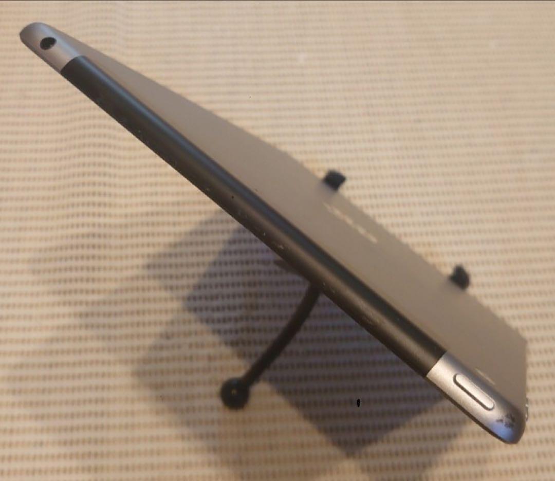 DMPXP完動品SIMフリー液晶無傷iPad第6世代(A1954)本体32GB