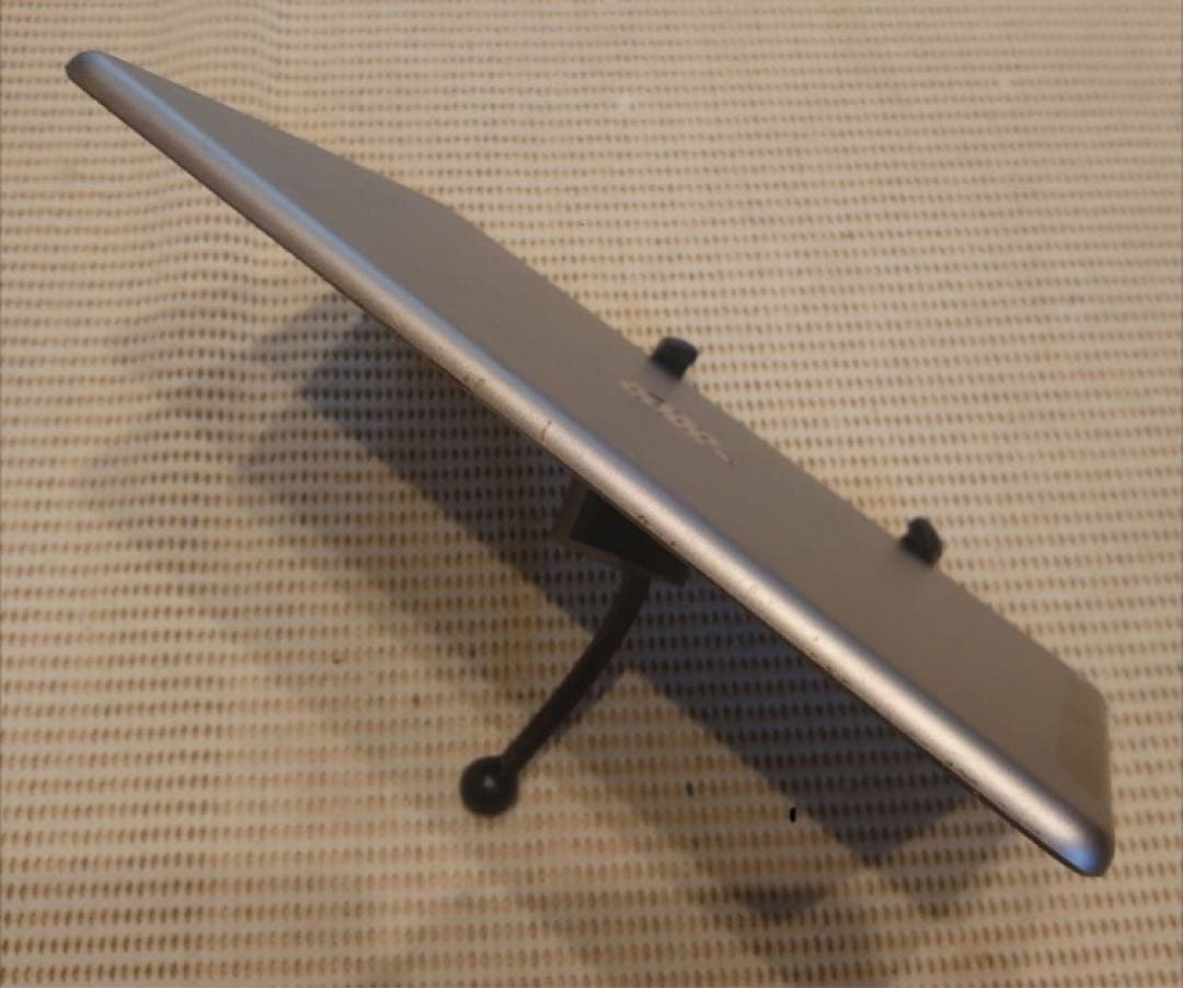 DMPXP完動品SIMフリー液晶無傷iPad第6世代(A1954)本体32GB