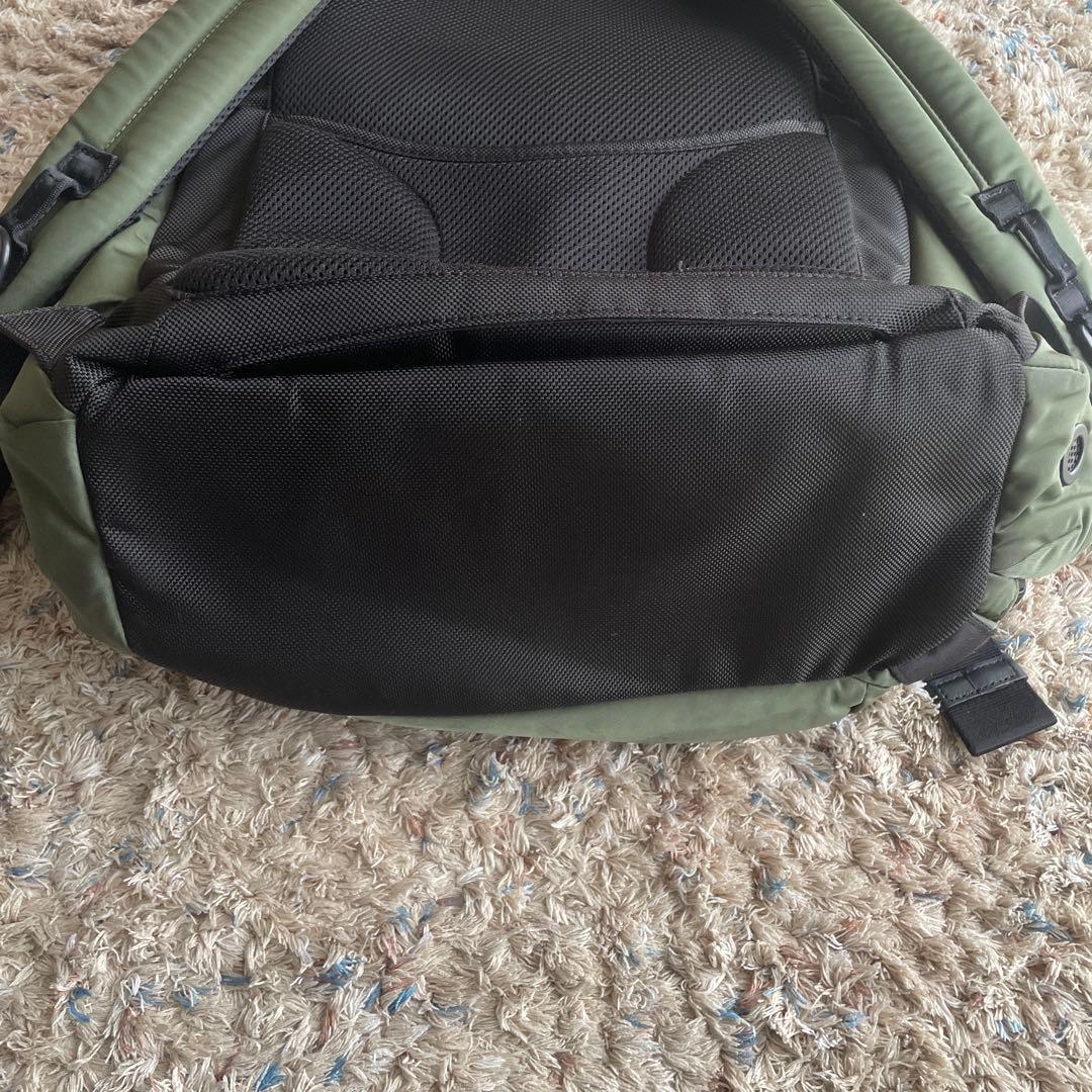 希少 TUMI lark bravo ミリタリーグリーン　定価74,800円