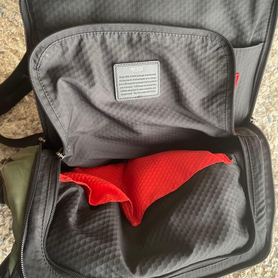 希少 TUMI lark bravo ミリタリーグリーン　定価74,800円