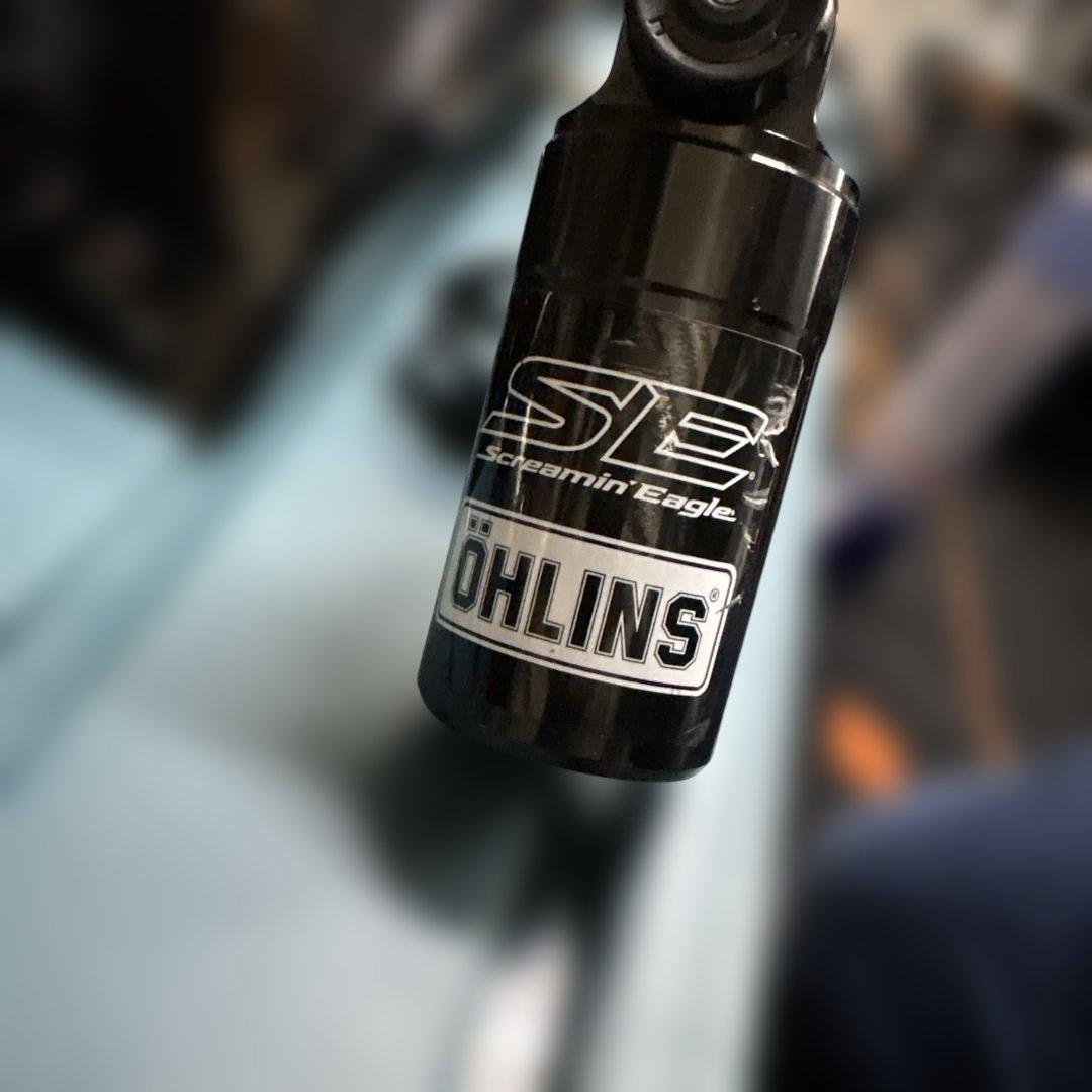 ハーレー　M8 ソフテイル　スクリーミンイーグル　オーリンズサス　カバーセット