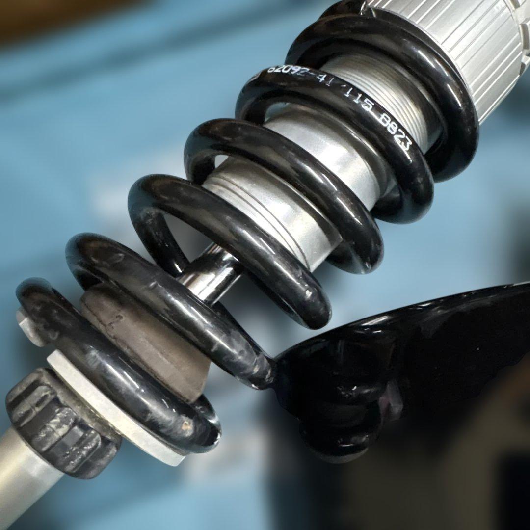 ハーレー　M8 ソフテイル　スクリーミンイーグル　オーリンズサス　カバーセット