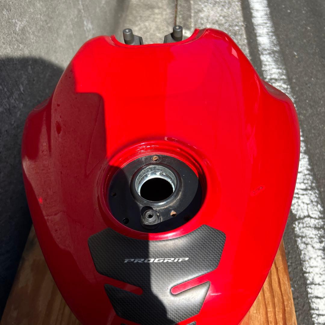 k*y様 ドゥカティ ST2 ガソリンタンク