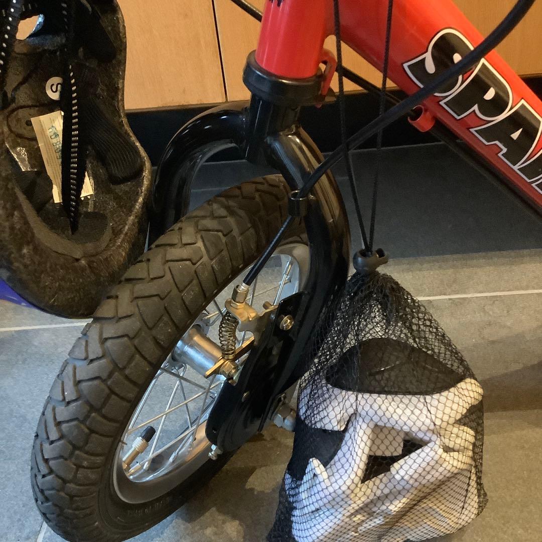 【美品】スパーキー　キックバイク　レッド　SPARKY ヘルメット　腕膝当て付き