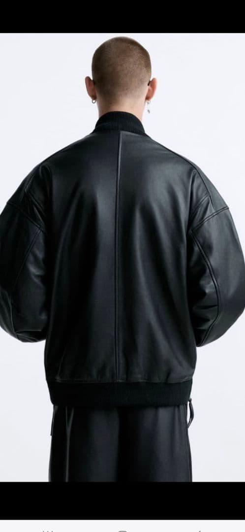 メゾンスペシャル　ZARA　レザーボンバージャケット。Ｍサイズ