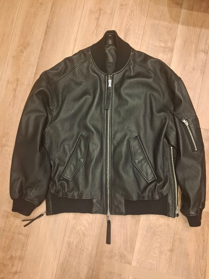 メゾンスペシャル　ZARA　レザーボンバージャケット。Ｍサイズ