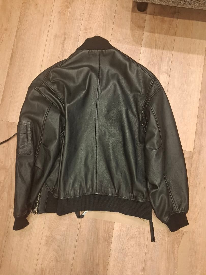 メゾンスペシャル　ZARA　レザーボンバージャケット。Ｍサイズ