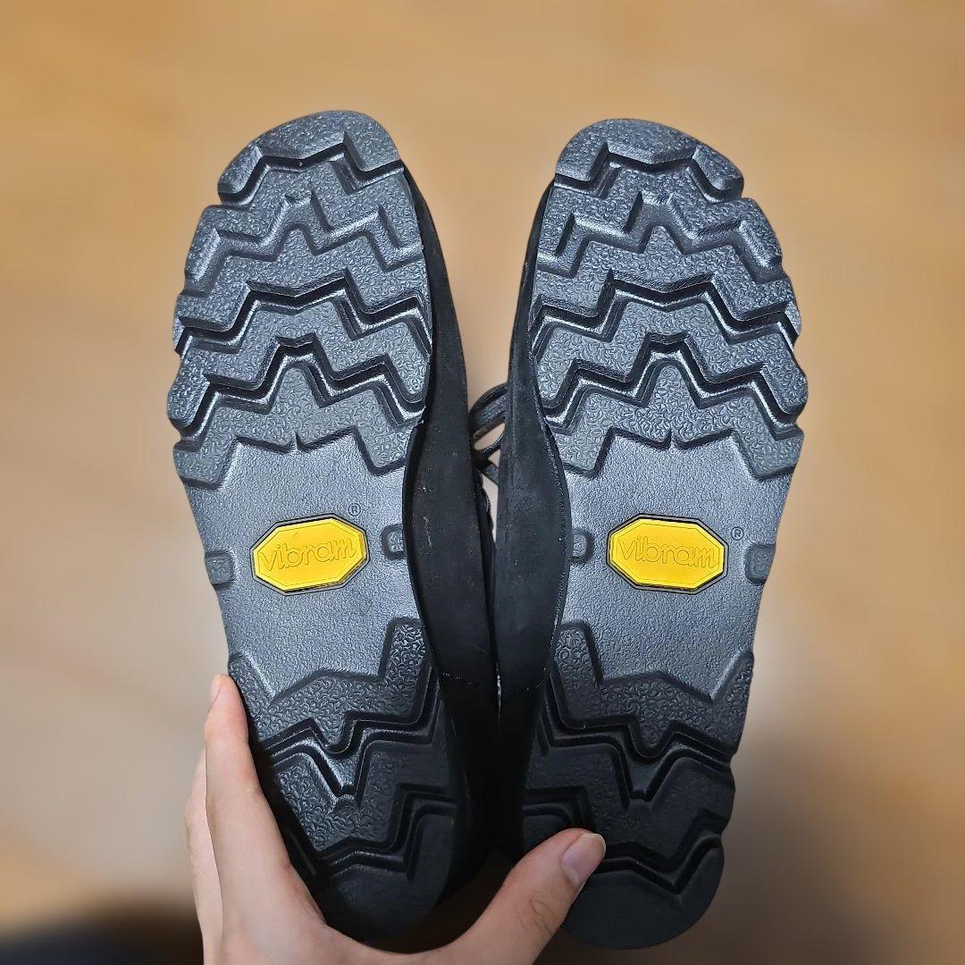 【極美品】CLARKS WallabeeGTX 25.5㎝ ブラックスエード