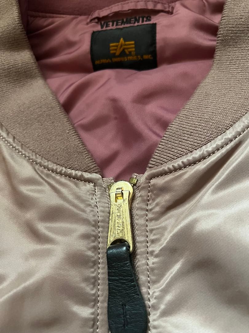 VETEMENTS×ALPHAINDUSTRIES MA-1 ピンク　Sサイズ