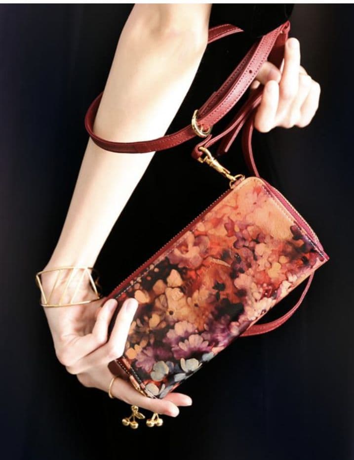 フルッティ ディ ボスコ Masquerade Aliceスマホショルダー