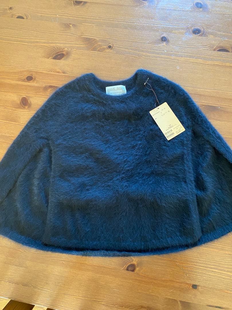 BEARDSLEY・ビアズリー ファーニットポンチョ 黒・新品未使用