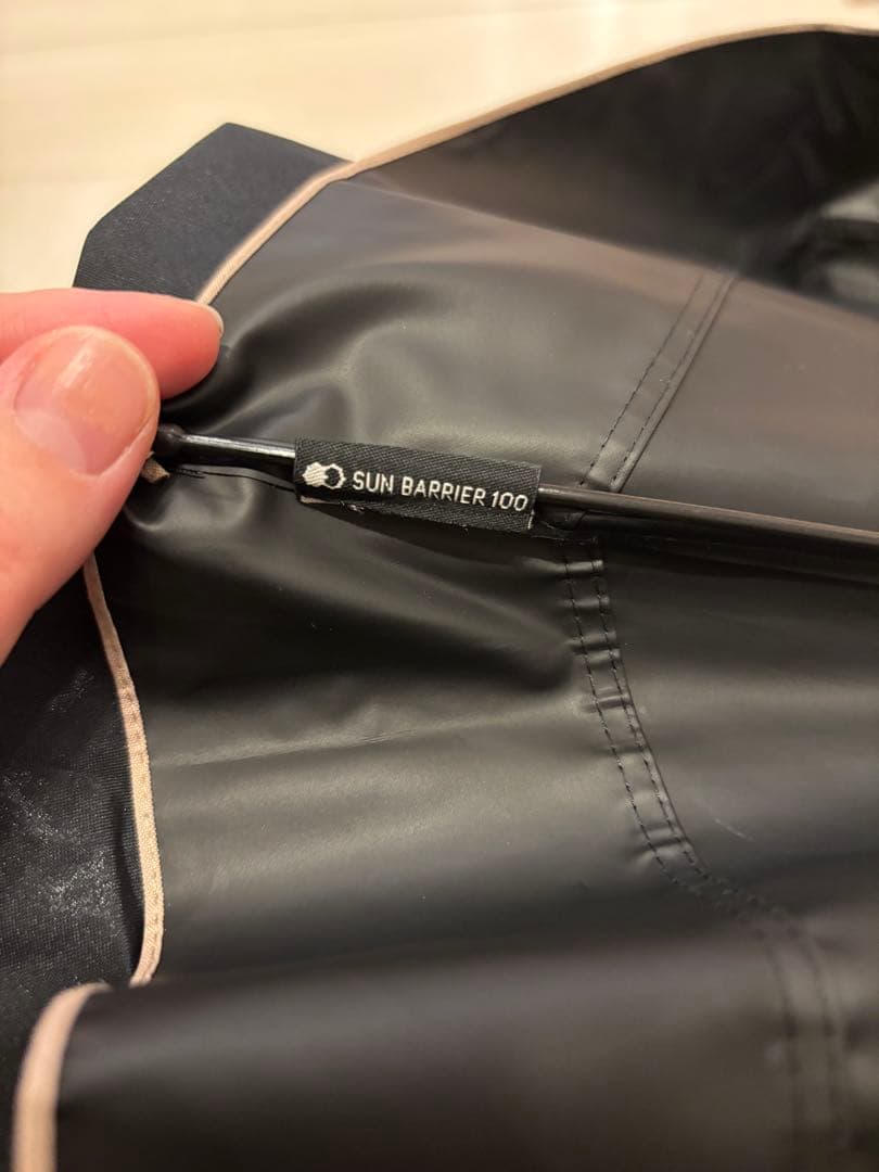 サンバリア100 日傘　3段折　コンビ　ブラック×ピンク