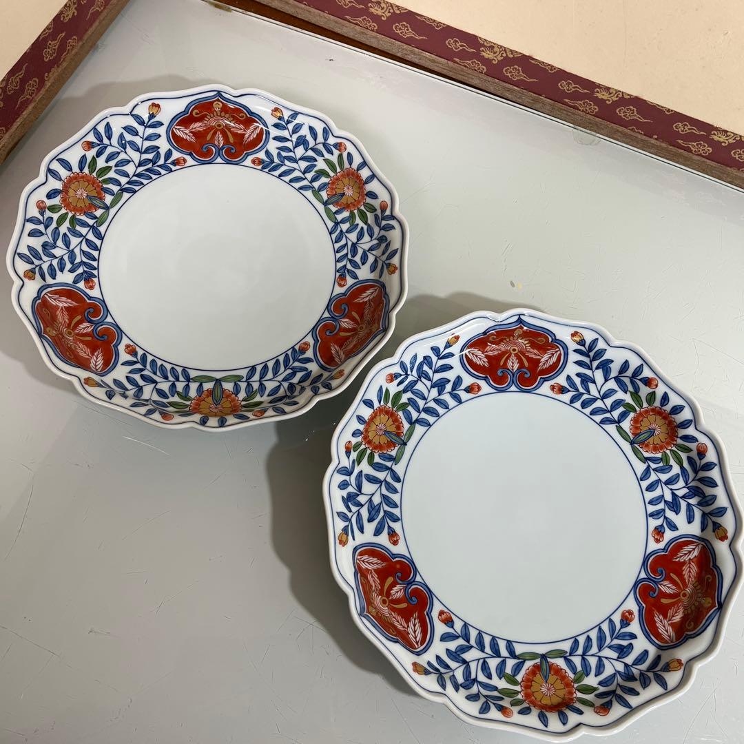 源右衛門　古伊万里風錦唐花　大皿２枚　25㎝