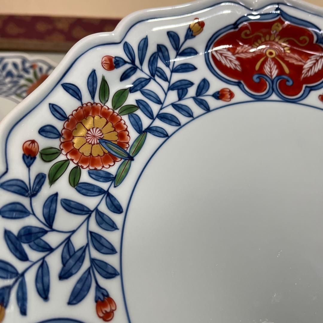 源右衛門　古伊万里風錦唐花　大皿２枚　25㎝