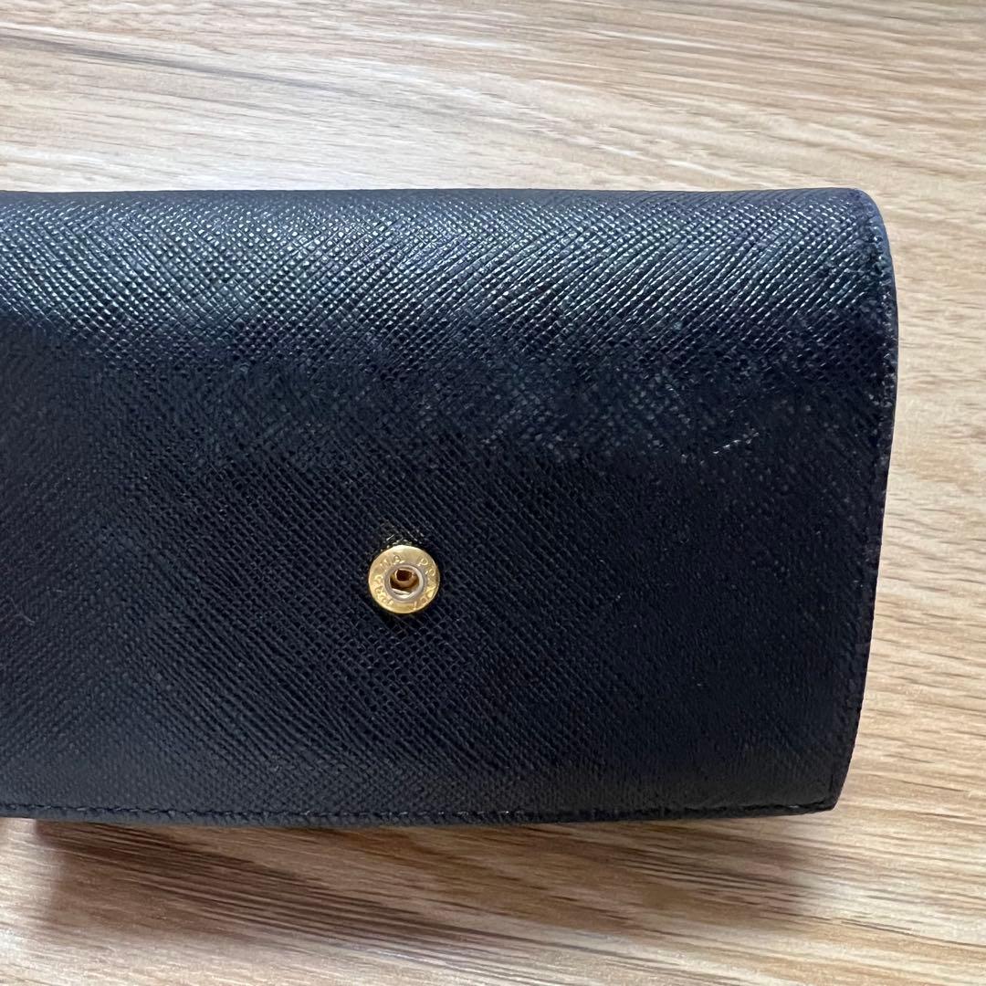 プラダ　財布