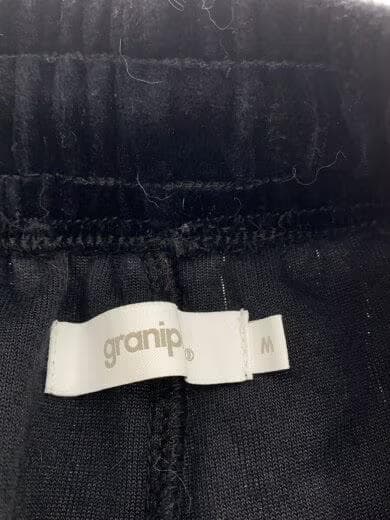 石黒亜矢子　バターの虎　ベロアトラックパンツ　グラニフ タイガー ベロア