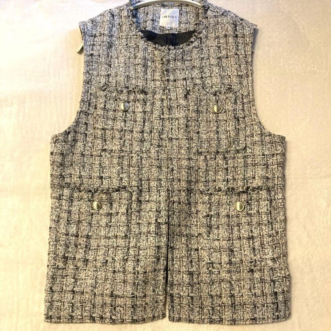 【美品】INDIVI ミックス ツイードジレ 大きいサイズ 13号 金ボタン