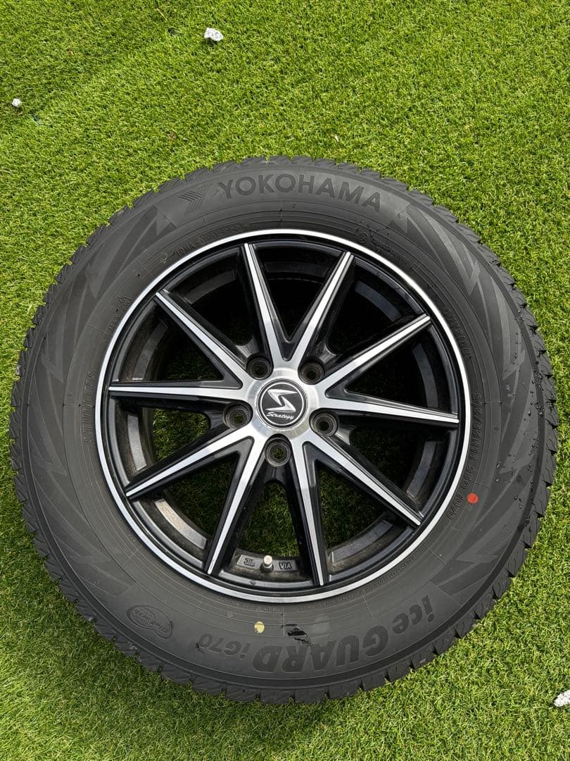 strategy 16インチ スタッドレス 4本 タイヤ付き【ジャンク扱い】