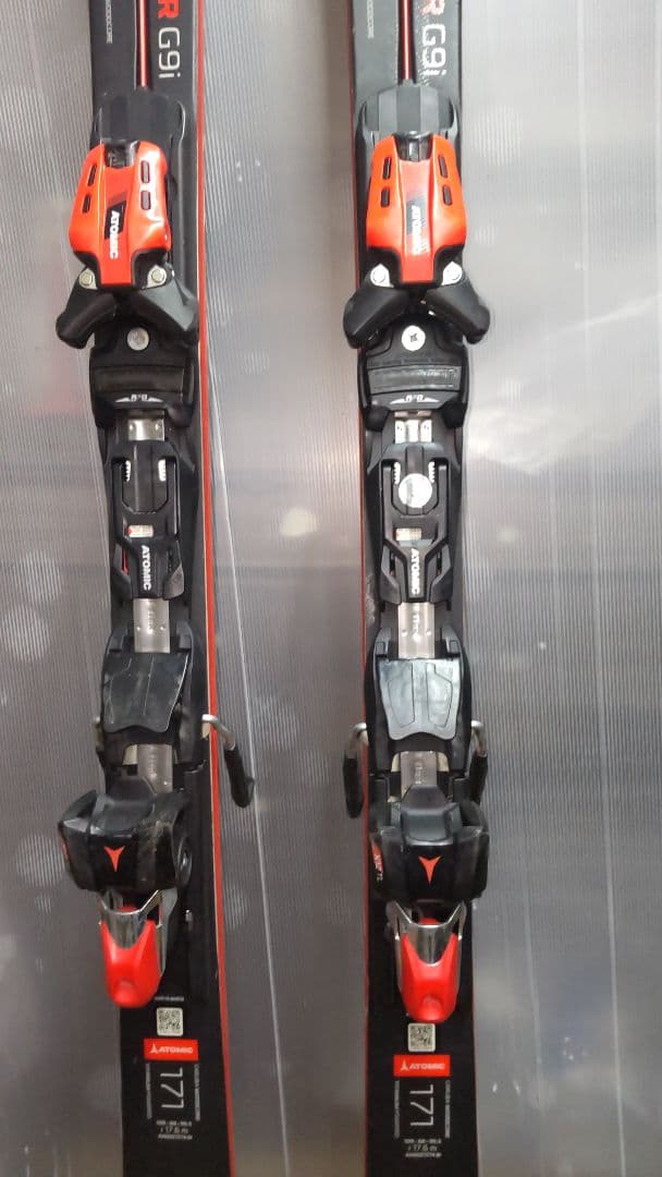 Atomic Redster G9i スキー板