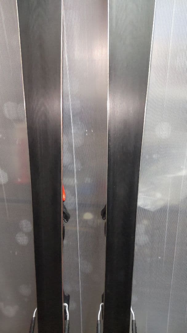 Atomic Redster G9i スキー板