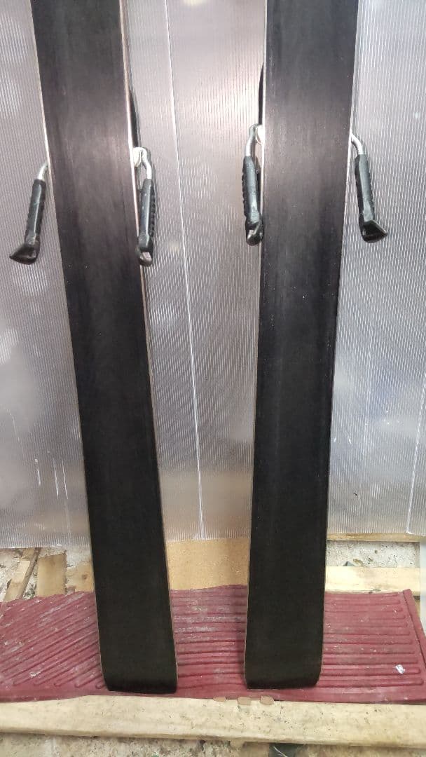 Atomic Redster G9i スキー板