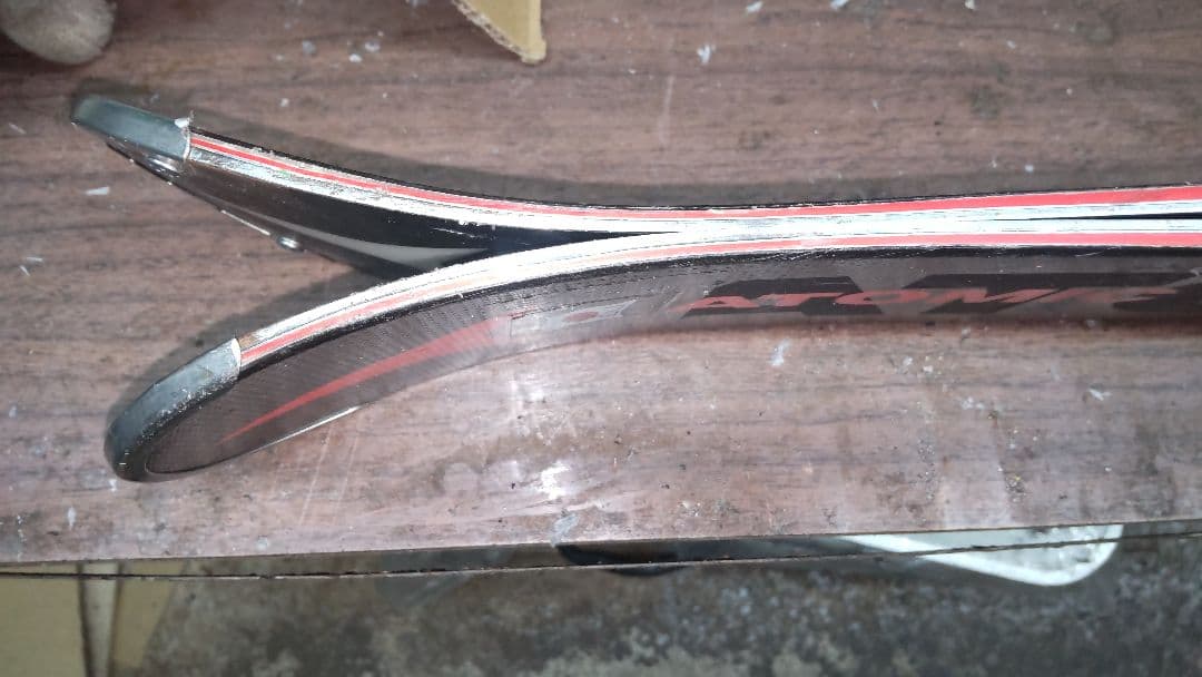 Atomic Redster G9i スキー板