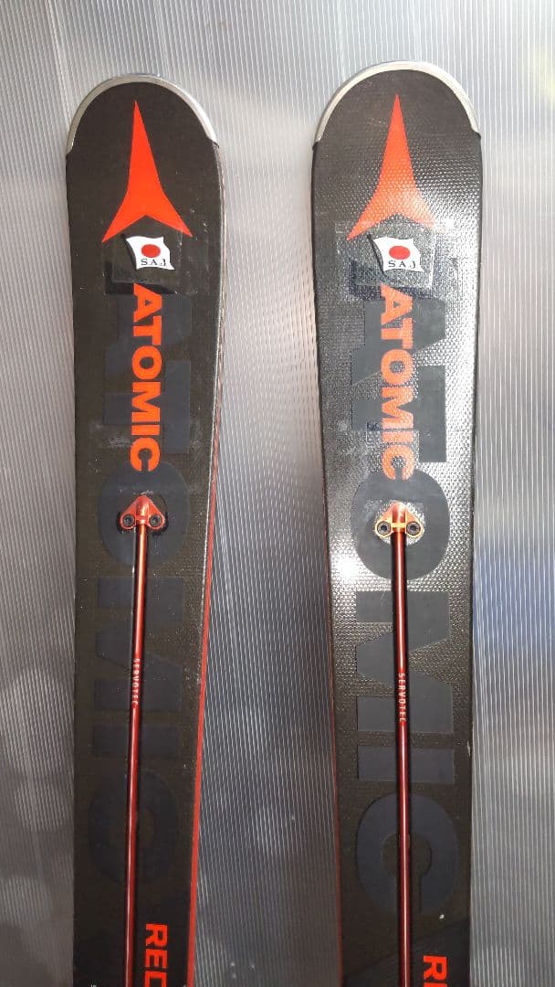 Atomic Redster G9i スキー板