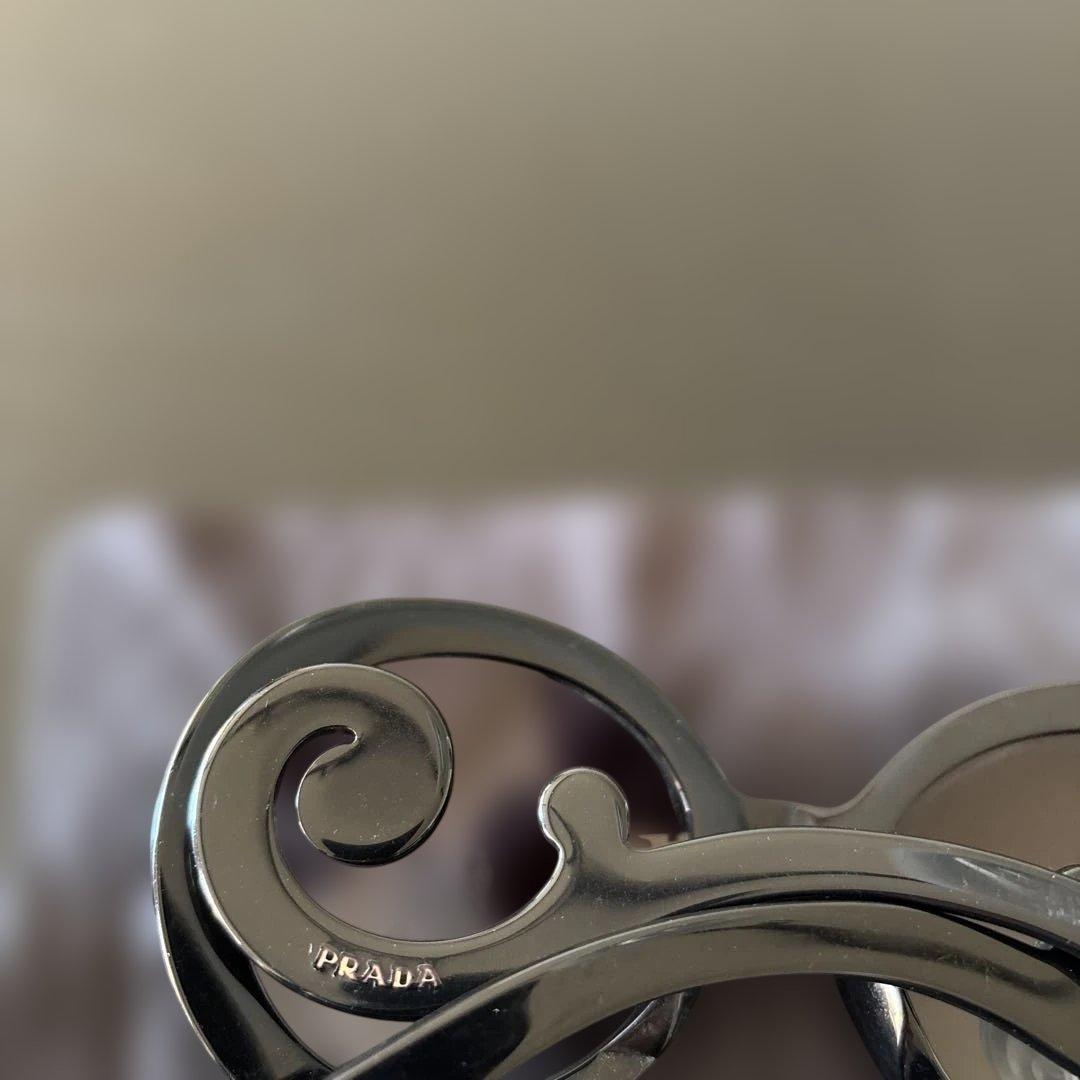 値下げしました❗️PRADA プラダ　スワールデザイン サングラス　ハイドさん着用