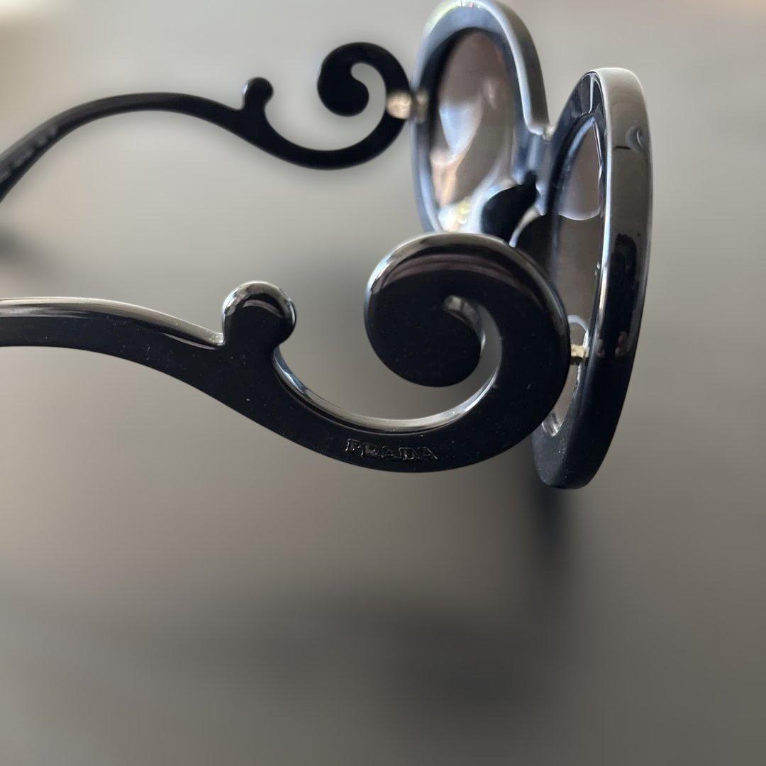 値下げしました❗️PRADA プラダ　スワールデザイン サングラス　ハイドさん着用