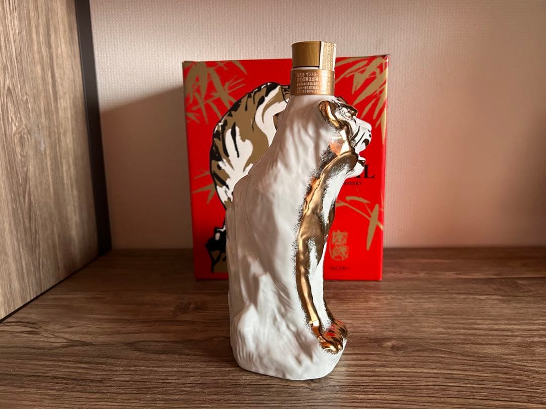 【サントリー】ウイスキー　ローヤル　干支ボトル　2010年　寅年　未開封